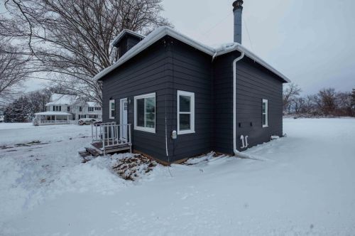 562 Oshkosh St, Ripon WI  54971-1102 exterior