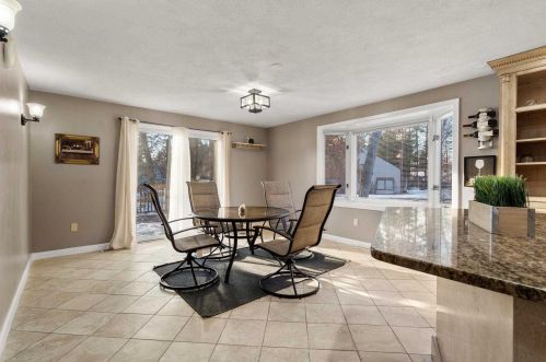 8 Kipford Way, Nashua NH 03063-1504 exterior