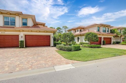7829 Hawthorne Dr, Naples, FL 34113-3093