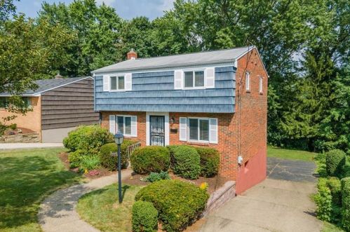 5391 Hacienda Dr, Pittsburgh, PA 15236-2803