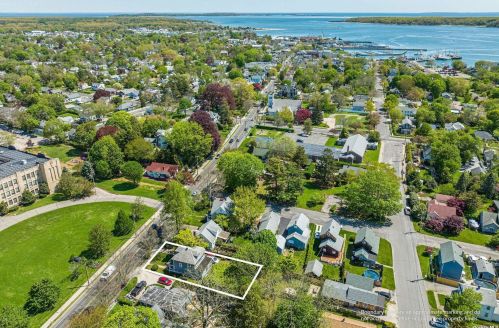 711 Front St, Greenport NY  11944-1523 exterior