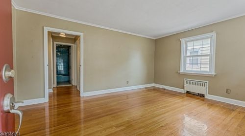 709 Galvin Ave, Roselle, NJ 07203-1611