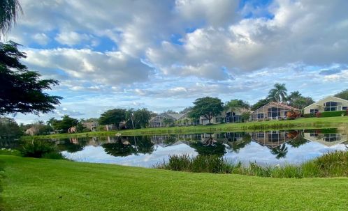 10087 Diamond Lake Dr, Boynton Beach, FL 33437-5532