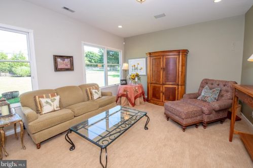 156 Whitney Ln, Southampton PA  18954-1080 exterior