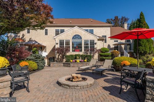 4040 Steeplechase Dr, Collegeville PA  19426-1265 exterior