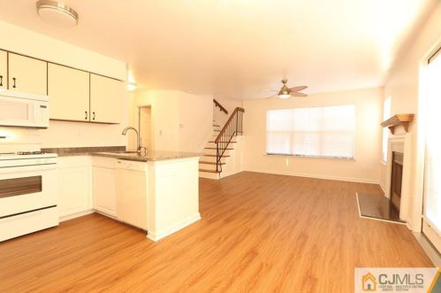 45 Lear Ct, East Brunswick NJ  08816-1852 exterior