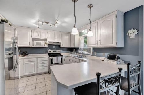 1607 Arabian Dr, Green Bay, WI 54313-4374