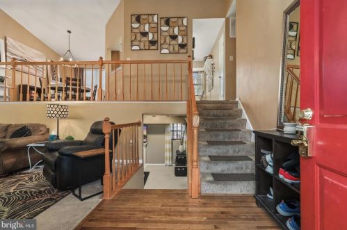 5344 Satterfield Dr, Woodbridge VA  22193-3408 exterior