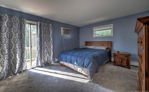 582 Milford Point Rd, Milford CT  06460-5429 exterior