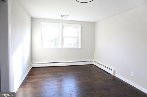 808 Sycamore Dr, Lansdale PA  19446-3128 exterior