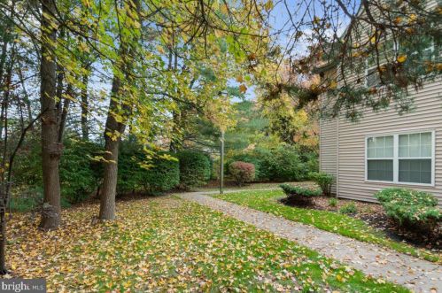 68 Crestmont Dr, West Deptford NJ  08051-2161 exterior