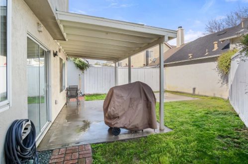 2825 Stone Ter, Modesto CA  95355-9189 exterior