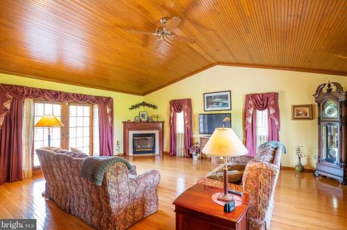 1342 Fairview Dr, Dauberville PA  19533-9185 exterior