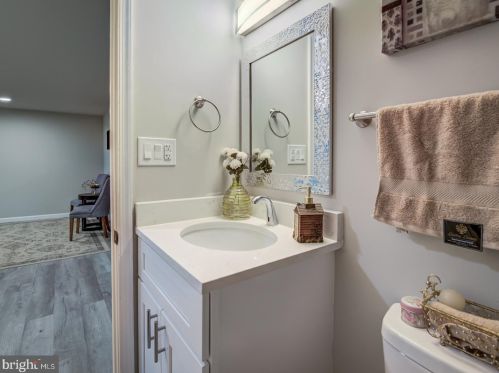 8813 Lagrange St, Lorton VA 22079-1643 exterior