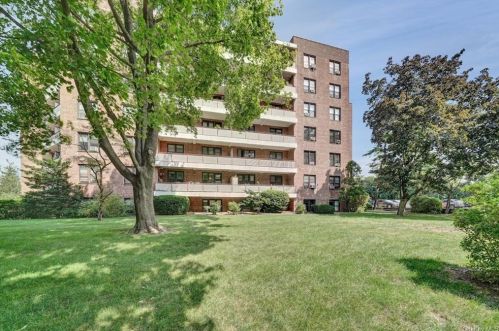 315 King St, Rye Brook NY  10573-4049 exterior