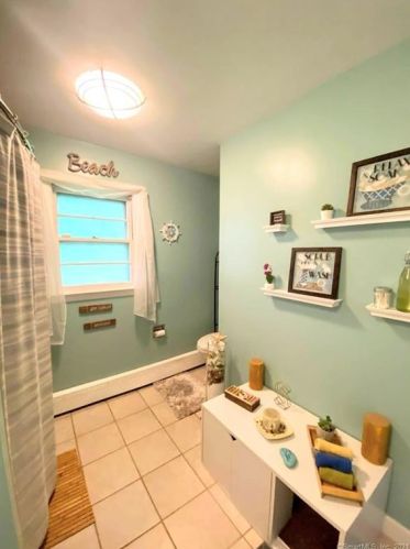 165 Juniper Ridge Dr, Waterbury CT  06708-1934 exterior