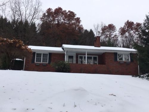 39 Market St, Ashland, PA 17921-1300