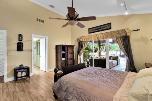 8813 Wendy Ln, West Palm Beach FL  33411-6522 exterior