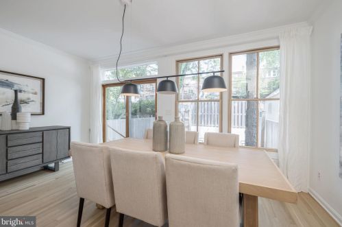 3843 Beecher St, Washington DC 20007-1802 exterior