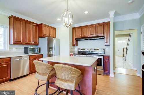 9517 Moonen Bay Ln, Bristow VA  20136-3515 exterior