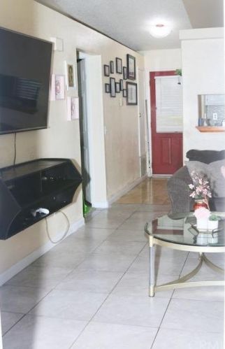 1860 Overland St, Colton CA  92324-6304 exterior