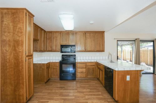 603 Crystal Springs Dr, Woodland CA  95776-5772 exterior