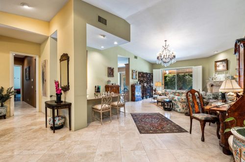 824 Avenida Palmas, Palm Springs CA  92262-5708 exterior