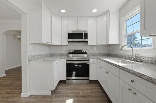 504 Roselawn Ave, Modesto CA  95351-3731 exterior