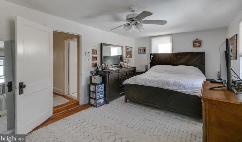 8218 Cadwalader Ave, Melrose Park PA  19027-2406 exterior