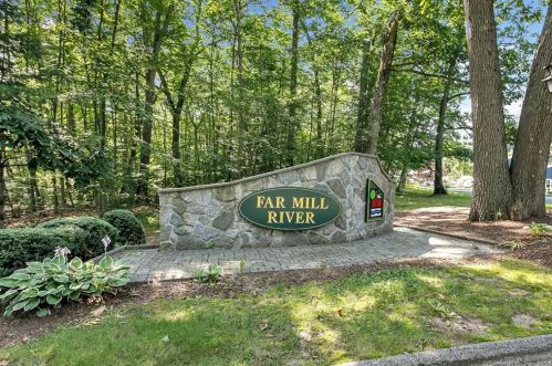35 Happy Hollow Cir, Stratford, CT 06614-8418