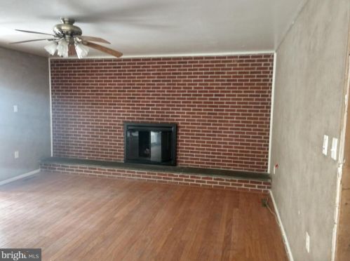902 Wilson Dr, Dover, DE 19904-2437