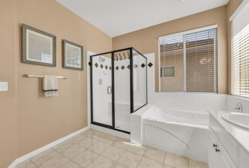 1929 Bastona Dr, Elk Grove CA 95758-7104 exterior