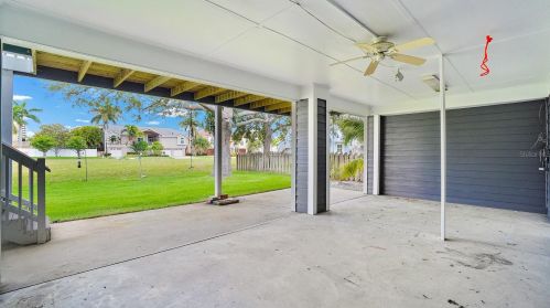 5904 Bayview Cir, Saint Petersburg FL  33707-3930 exterior
