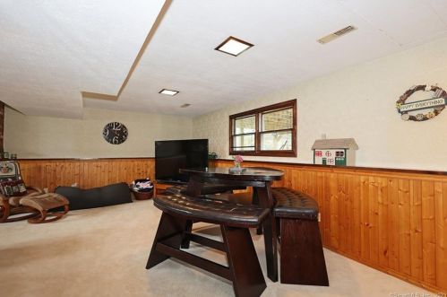 15 Benneville Rd, Milford CT  06461-2432 exterior