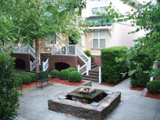 815 Clarkson Mill Ct, Charlotte, NC 28202-1097