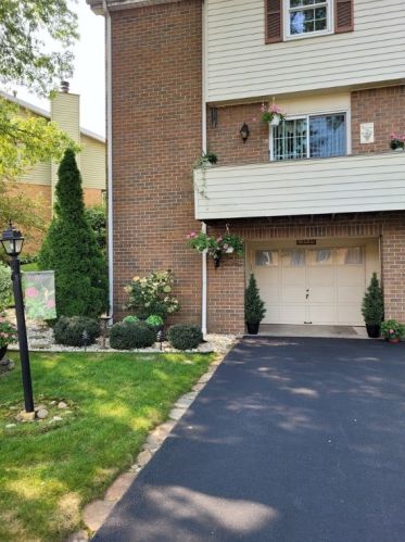 104 Canyon Ct, Latrobe, PA 15650-2504