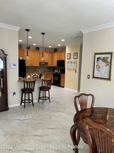 39 Riva Blvd, Bricktown NJ 08723-7983 exterior