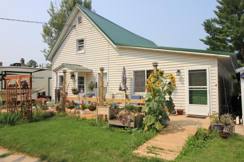 621 Hillsborough Ave, Yuba, WI 54634-9014