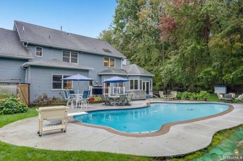 2 Mallard Rd, Mahwah, NJ 07430-2037