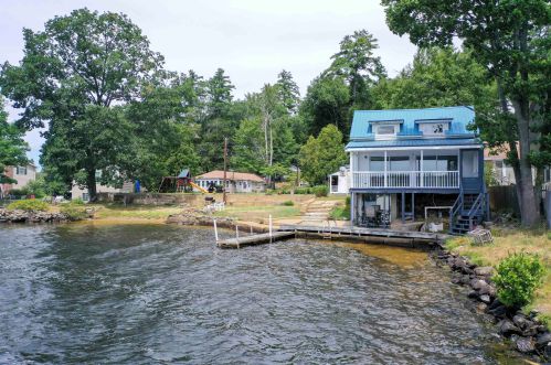 99 Lk Shr Dr, Northwood NH  03261-3707 exterior