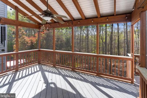 13101 Taverner Loop, Woodbridge VA  22192-5333 exterior