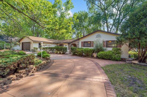 7677 Arthur St, Minneapolis, MN 55432-3674