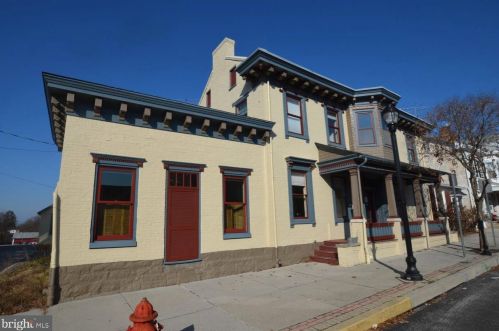 21 King St, Littlestown, PA 17340-1611