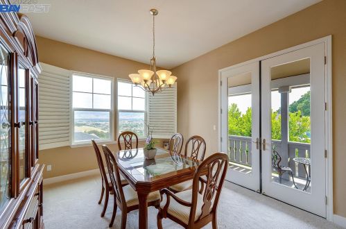 8765 Wild Iris Dr, Gilroy CA  95020-7935 exterior