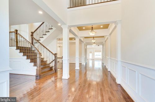 7417 Magarity Rd, Falls Church, VA 22043-1013