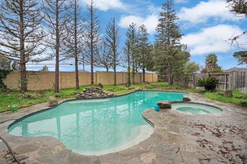 11 Oregano Ct, Oakley, CA 94561-4601