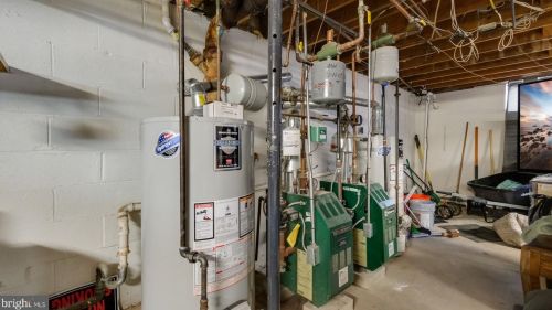 300 Ashland Ave, Manor PA  19036-1743 exterior