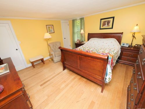 8 Old Rocky Point Rd, Miller Place NY  11764-2025 exterior