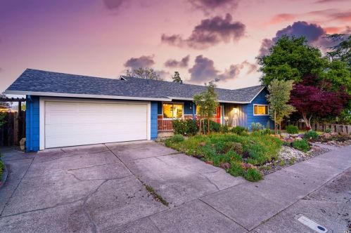 1716 Woodward Dr, Santa Rosa, CA 95405-7643