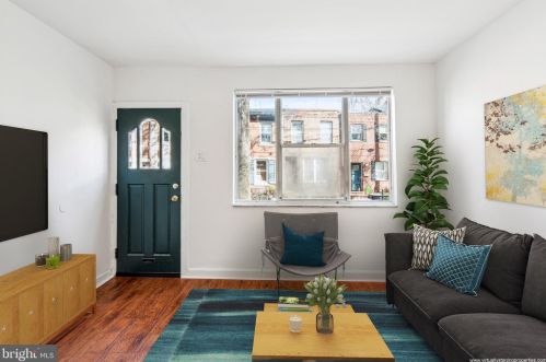 738 Medina St, Philadelphia PA  19147-5727 exterior